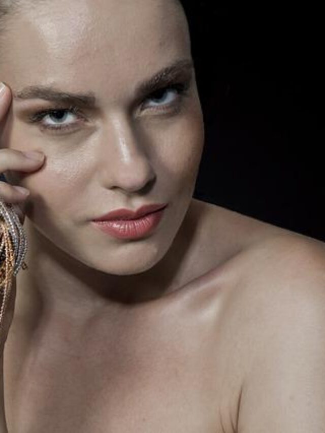 चेहरे का निखार लौटाएंगे यह फेस ग्लोइंग टिप्स